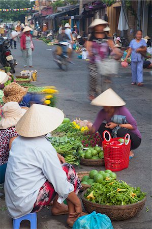 simsearch:841-07782870,k - Women vendors selling vegetables at market, Hoi An, UNESCO World Heritage Site, Quang Nam, Vietnam, Indochina, Southeast Asia, Asia Fotografie stock - Rights-Managed, Codice: 841-07782570