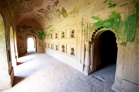 royauté - Royal apartment in ruined Talatal Ghar, 18th century Ahom kingdom palace built from bricks and indigenous cement, Rangpur, Assam, India, Asia Photographie de stock - Rights-Managed, Code: 841-07782646
