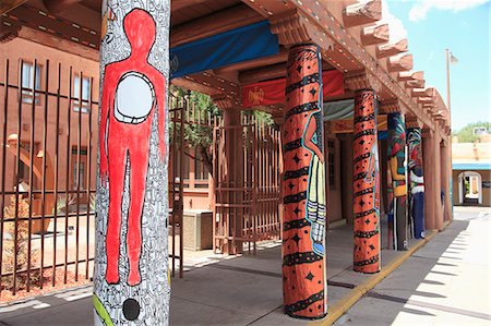 pillar north america - Museum of Contemporary Native Arts, Santa Fe, New Mexico, United States of America, North America Stock Photo - Rights-Managed, Code: 841-07782654