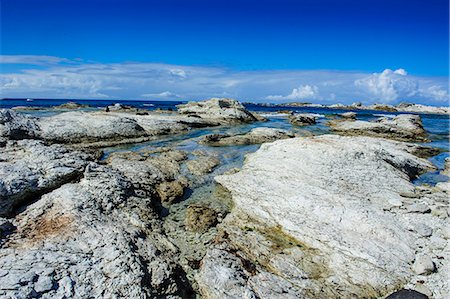 simsearch:841-07782754,k - Limestone rocks in the clear waters of Kaikoura Peninsula, South Island, New Zealand, Pacific Photographie de stock - Rights-Managed, Code: 841-07782773