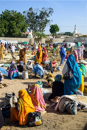 eritrea photography - Women selling their goods on the colourful Monday market of Keren, Eritrea, Africa Stock Photo - Rights-Managed, Code: 841-07782933