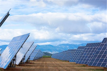 solar panels not people - A field of solar panels in La Rioja, Northern Spain, Europe Stock Photo - Rights-Managed, Code: 841-07801517