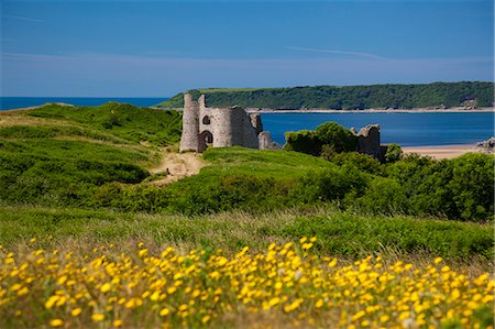 Pennard Castle, overlooking Three Cliffs Bay, Gower, Wales, United Kingdom, Europe. Foto de stock - Con derechos protegidos, Código: 841-07813791