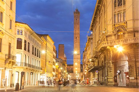 The Asinelli and Garisenda towers in the historic centre of the city of Bologna, UNESCO World Heritage Site, Emilia-Romagna, Italy, Europe Stock Photo - Rights-Managed, Code: 841-07914000