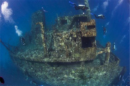 Diving the wreck of The Giannis D, Red Sea, Egypt, North Africa, Africa Photographie de stock - Rights-Managed, Code: 841-07914014