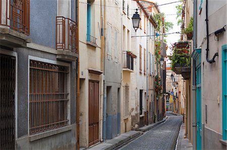 simsearch:841-08240188,k - Old town streets, Ceret, Vallespir region, Pyrenees, France, Europe Stock Photo - Rights-Managed, Code: 841-07913639