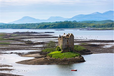 Stalker Castle on Loch Linnhe, 14th century Highland fortress of MacDougall clan at Appin, Argyll in the Highlands of Scotland, United Kingdom, Europe Stock Photo - Rights-Managed, Code: 841-07913704