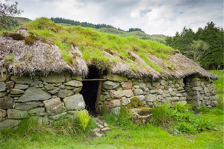 simsearch:841-07913720,k - Thatched cottage old stone home at Auchindrain Highland farming township settlement and village folklore museum at Furnace near Inveraray in the Highlands, Scotland, United Kingdom, Europe Photographie de stock - Rights-Managed, Code: 841-07913701