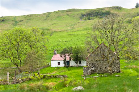 simsearch:841-07913720,k - Quaint cottage dwelling and old stone barn at Auchindrain, Highland farming township settlement and village folklore museum at Furnace near Inveraray in the Highlands, Scotland, United Kingdom, Europe Photographie de stock - Rights-Managed, Code: 841-07913702