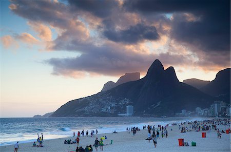 Ipanema beach at sunset, Rio de Janeiro, Brazil, South America Foto de stock - Con derechos protegidos, Código: 841-07913878