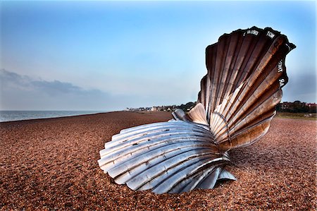 suffolk - The Scallop Sculpture on Aldeburgh Beach, Aldburgh, Suffolk, England, United Kingdom, Europe Foto de stock - Con derechos protegidos, Código: 841-07913957