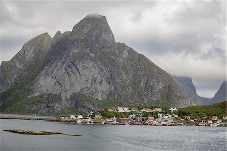 simsearch:841-07913720,k - Reine, a traidtional fishing and whaling town in the Lofoten Islands, Norway, Scandinavia, Europe Photographie de stock - Rights-Managed, Code: 841-07913952