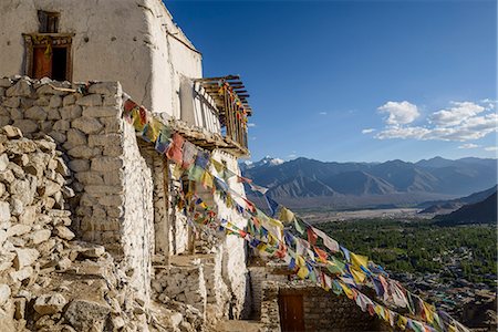 The dramatically perched Namgyal Tsemo Monastery in Leh, Ladakh, Himalayas, India, Asia Foto de stock - Con derechos protegidos, Código: 841-07913972