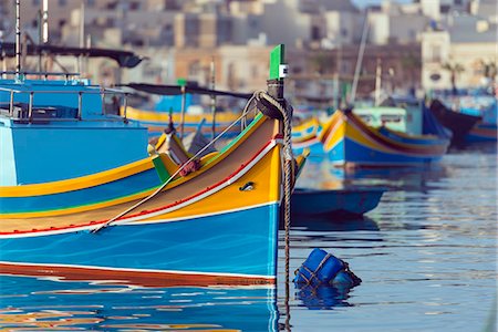 proue - Colourful fishing boats (dghajsa), Marsaxlokk Harbour, Malta, Mediterranean, Europe Photographie de stock - Rights-Managed, Code: 841-08031407