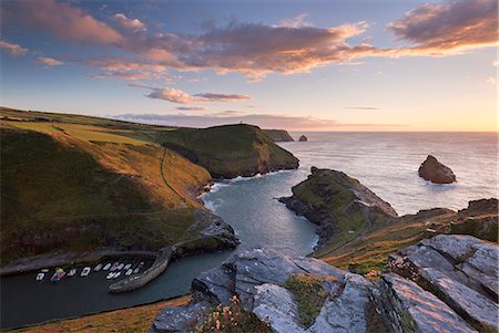 simsearch:841-06616991,k - Boscastle Harbour at sunset, Cornwall, England, United Kingdom, Europe Stock Photo - Rights-Managed, Code: 841-08031512