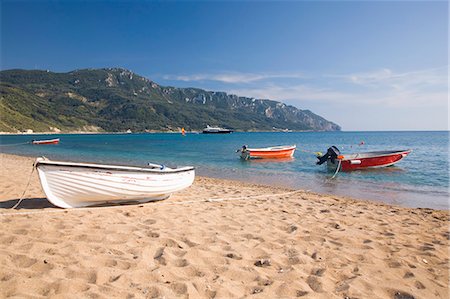 simsearch:841-08244305,k - View from the beach to distant Cape Taxiarhis, Agios Georgios, Corfu, Ionian Islands, Greek Islands, Greece, Europe Stockbilder - Lizenzpflichtiges, Bildnummer: 841-08059427