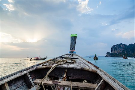 simsearch:841-09203998,k - Longtail boat, Railay beach, Krabi, Thailand, Southeast Asia, Asia Fotografie stock - Rights-Managed, Codice: 841-08059484