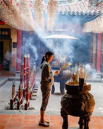 quartiere cinese - Ong Bon Pagoda in Cholon (Chinatown), Ho Chi Minh City (Saigon), Vietnam, Indochina, Southeast Asia, Asia Fotografie stock - Rights-Managed, Codice: 841-08059488