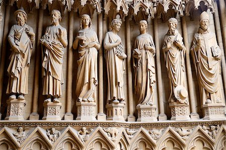 simsearch:841-08240234,k - Portal of the Virgin dating from the 13th century, showing from left to right St. Joachim, St. Joseph, St. Lucia, St. Lawrence, St. Cecilia, St. Jerome and St. Arnold, Metz Cathedral, Metz, Lorraine, France, Europe Photographie de stock - Rights-Managed, Code: 841-08059605