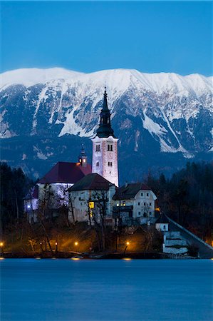 The Assumption of Mary Pilgrimage Church on Lake Bled at Dusk, Bled, Slovenia, Europe Photographie de stock - Rights-Managed, Code: 841-08101698