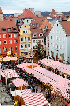 Overview of the Christmas Market in Neupfarrplatz, Regensburg, Bavaria, Germany, Europe Stockbilder - Lizenzpflichtiges, Bildnummer: 841-08101705