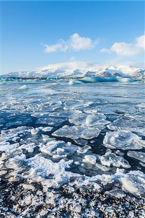 simsearch:841-08220924,k - Mountains behind the frozen water of Jokulsarlon Iceberg Lagoon, Jokulsarlon, south east Iceland, Polar Regions Stockbilder - Lizenzpflichtiges, Bildnummer: 841-08101831