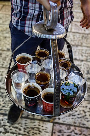 simsearch:841-07082459,k - Young man holding a tray with coffee, tea and water in old city, Jerusalem, Israel, Middle East Photographie de stock - Rights-Managed, Code: 841-08101899