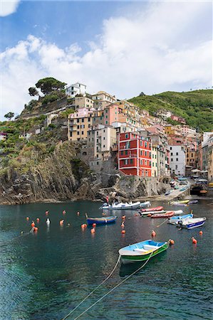 Clifftop village of Riomaggiore, Cinque Terre, UNESCO World Heritage Site, Liguria, Italy, Europe Foto de stock - Con derechos protegidos, Código: 841-08101903