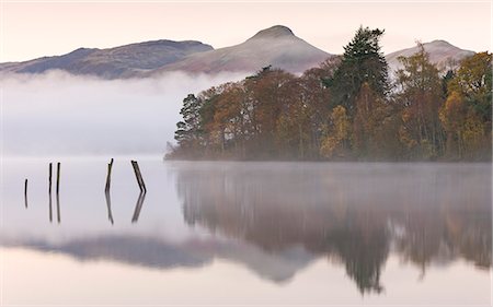 simsearch:841-08438760,k - Early morning autumn mist over Derwent Water, Lake District National Park, Cumbria, England, United Kingdom, Europe Stock Photo - Rights-Managed, Code: 841-08101941