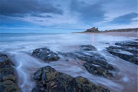 simsearch:841-09255814,k - Stormy evening in winter on the beach near Bamburgh Castle, Northumberland, England, United Kingdom, Europe Foto de stock - Con derechos protegidos, Código: 841-08101997