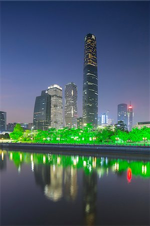 International Finance Centre and skyscrapers in Zhujiang New Town at dusk, Tian He, Guangzhou, Guangdong, China, Asia Foto de stock - Con derechos protegidos, Código: 841-08102057