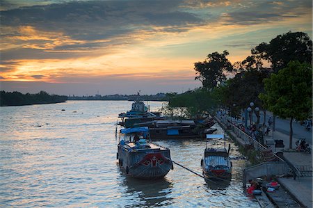 delta - Boats on Ben Tre River at sunset, Ben Tre, Mekong Delta, Vietnam, Indochina, Southeast Asia, Asia Foto de stock - Con derechos protegidos, Código: 841-08102073