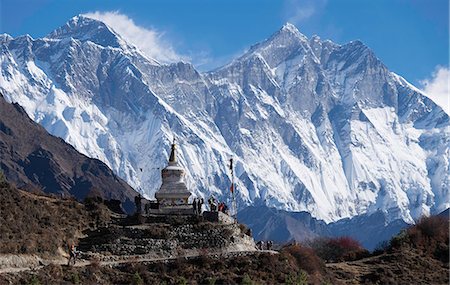 Tenzing Norgye Memorial Stupa with Mount Everest in the background on the right and Lhotse on the left, Himalayas, Nepal, Asia Foto de stock - Direito Controlado, Número: 841-08102105