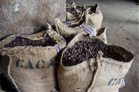 sack - Bags full of cocoa beans, Cocoa plantation Roca Aguaize, East coast of Sao Tome, Sao Tome and Principe, Atlantic Ocean, Africa Photographie de stock - Rights-Managed, Code: 841-08102141