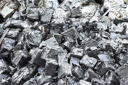 ferraille - Recycling scrap metal dealer, dealing in ferrous and non-ferrous metals, compacted into cubes to stop environmental pollution, England, United Kingdom, Europe Photographie de stock - Rights-Managed, Code: 841-08149572