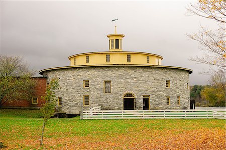 Round barn, Hancock Shaker Village, Pittsfield, The Berkshires, Massachusetts, New England, United States of America, North America Photographie de stock - Rights-Managed, Code: 841-08149631
