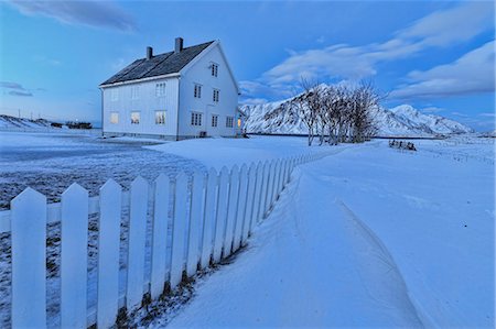 snow on fence - Typical house surrounded by snow at dusk, Flakstad, Lofoten Islands, Norway, Scandinavia, Europe Stock Photo - Rights-Managed, Code: 841-08211540