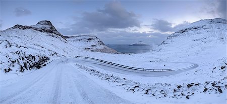 danemark - Snow covered mountain road in winter on the Island of Streymoy, Faroe Islands, Denmark, Europe Photographie de stock - Rights-Managed, Code: 841-08211716