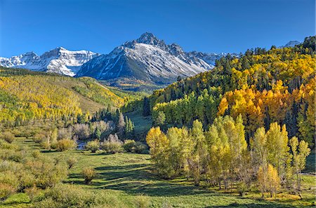 simsearch:6119-08269030,k - Fall Colors, of Road 7, Sneffle Range in the background, near Ouray, Colorado, United States of America, North America Photographie de stock - Rights-Managed, Code: 841-08211769