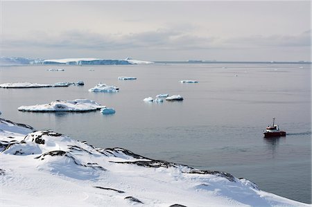 A bay near Ilulissat, Greenland, Denmark, Polar Regions Stock Photo - Rights-Managed, Code: 841-08220920