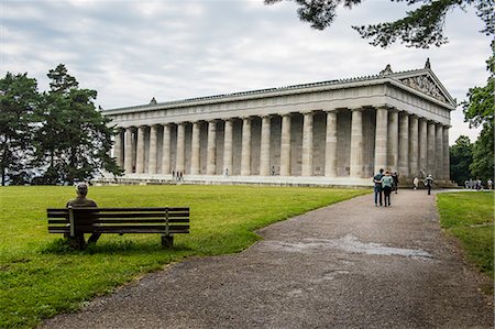 simsearch:841-08240160,k - Neo-classical Walhalla hall of fame on the Danube. Bavaria, Germany, Europe Photographie de stock - Rights-Managed, Code: 841-08244025