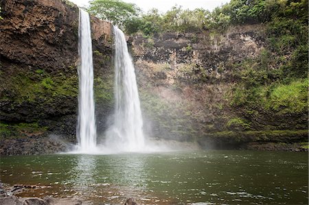 enclosing - Wailua Falls, Kauai, Hawaii, United States of America, Pacific Photographie de stock - Rights-Managed, Code: 841-08244199