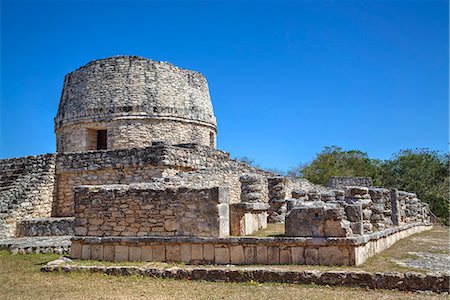 simsearch:6119-08269447,k - Templo Redondo (Round Temple), Mayapan, Mayan archaeological site, Yucatan, Mexico, North America Photographie de stock - Rights-Managed, Code: 841-08244221