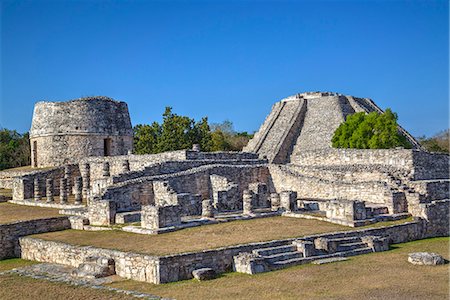 Overview, Round Temple to left at the back, and Castillo de Kukulcan to the right, Mayapan, Mayan archaeological site, Yucatan, Mexico, North America Photographie de stock - Rights-Managed, Code: 841-08244222