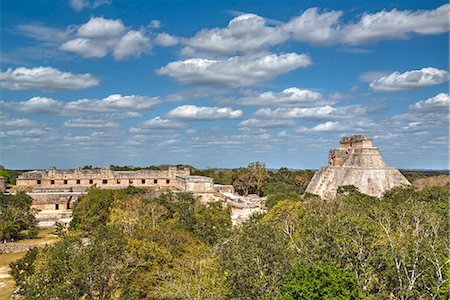 simsearch:6119-08269429,k - Pyramid of the Magician on right, and Nun's Quadrangle to the left, Uxmal, Mayan archaeological site, UNESCO World Heritage Site, Yucatan, Mexico, North America Stock Photo - Rights-Managed, Code: 841-08244258