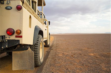 simsearch:841-03674788,k - Land Rover in the Namib Desert, Namib Rand Nature Reserve, Namibia, Africa Fotografie stock - Rights-Managed, Codice: 841-08240068