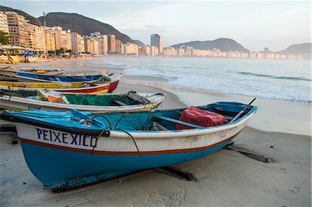 simsearch:841-08244305,k - Fishing boats on Copacabana Beach, Rio de Janeiro, Brazil, South America Stockbilder - Lizenzpflichtiges, Bildnummer: 841-08240063