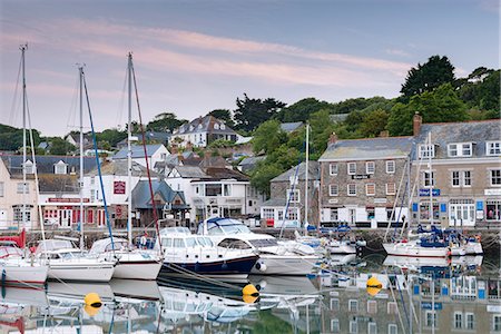 padstow - Yachts moored in Padstow harbour at dawn on the North Cornish coast, Cornwall, England, United Kingdom, Europe Foto de stock - Con derechos protegidos, Código: 841-08240110