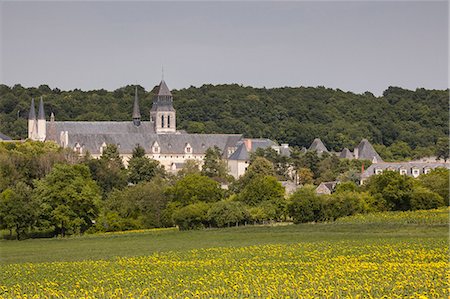 simsearch:841-08240041,k - Looking towards the abbey of Fontevraud, Loire Valley, France, Europe Stockbilder - Lizenzpflichtiges, Bildnummer: 841-08240186