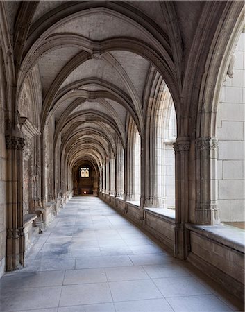 simsearch:841-08240228,k - Looking along the cloisters of St. Gatien Cathedral in Tours, Indre-et-Loire, France, Europe Foto de stock - Con derechos protegidos, Código: 841-08240192